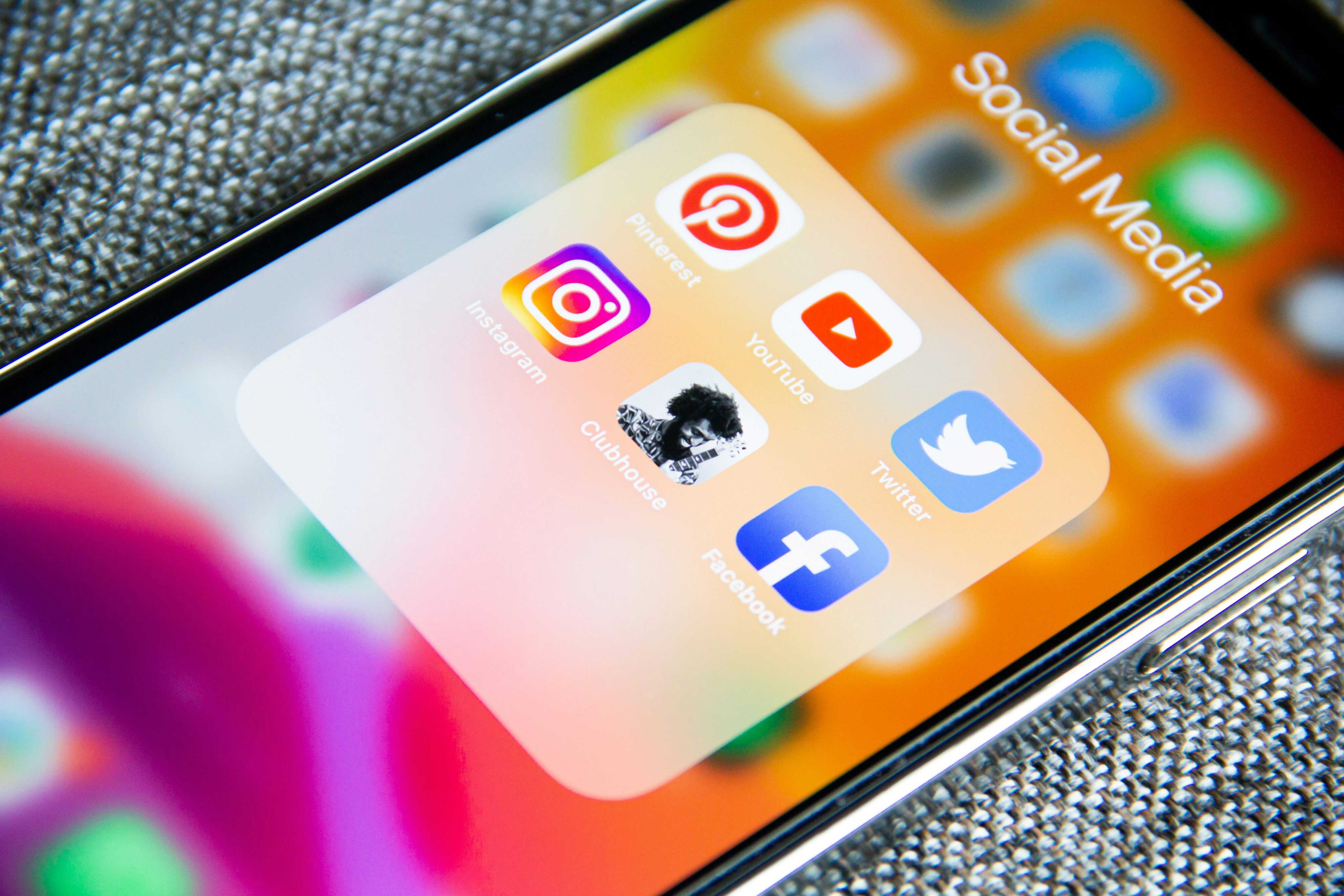 Social Media / Foto von Adem Ay via Unsplash